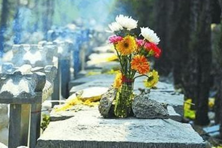 安排殡葬事宜前需要了解的五个要点.png